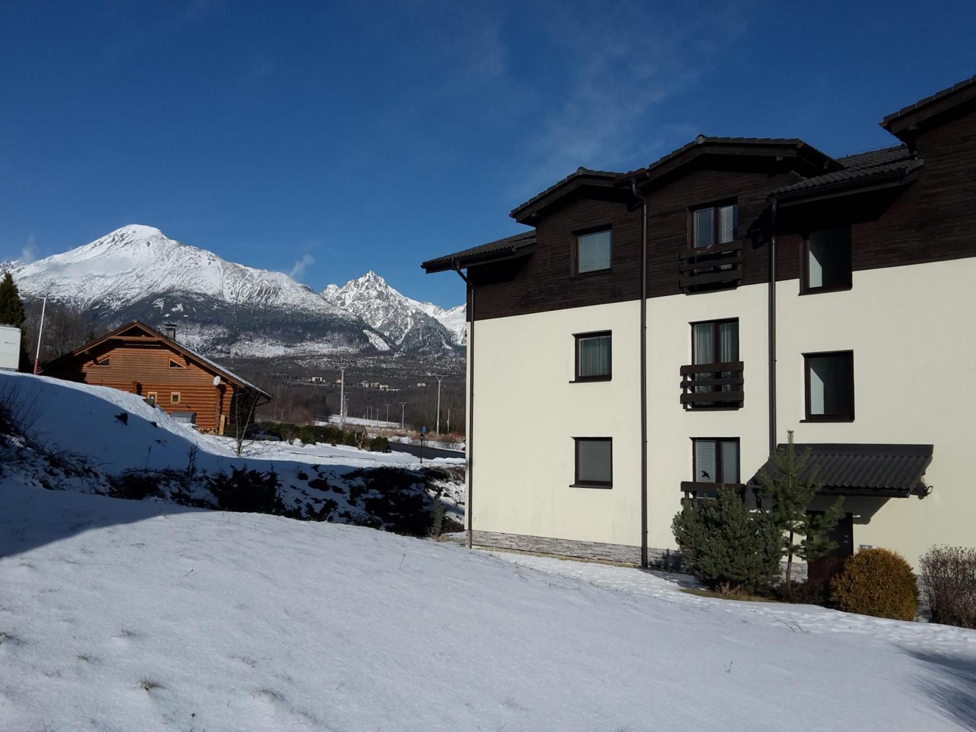 Apartman Slavkov Home & Parking Nová Lesná エクステリア 写真